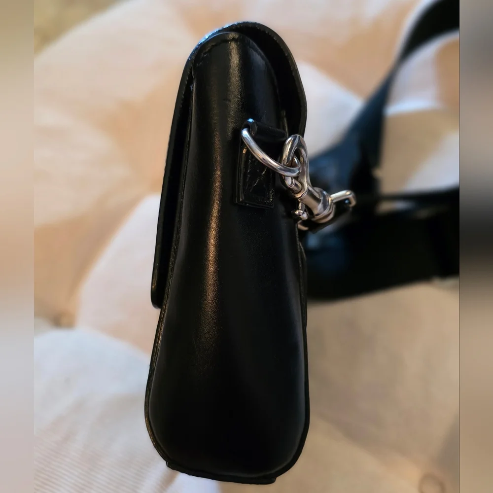 CREATURES OF COMFORT Camera Leather Crossbody Bag - Picture 9 of 13